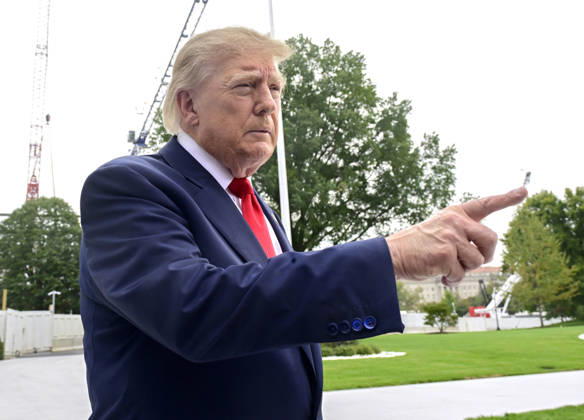 United States President Donald J Trump speaks to the media prior to departing the South Lawn of the White House in Washington, DC, USA, en route Clarksville, Tennessee on Saturday, October 10, 2026. The President will participate in a campaign rally for Tennessee Republican candidates on the ballot in November. Copyright: xRonxSachsx xPoolxviaxCNPx MediaPunchx