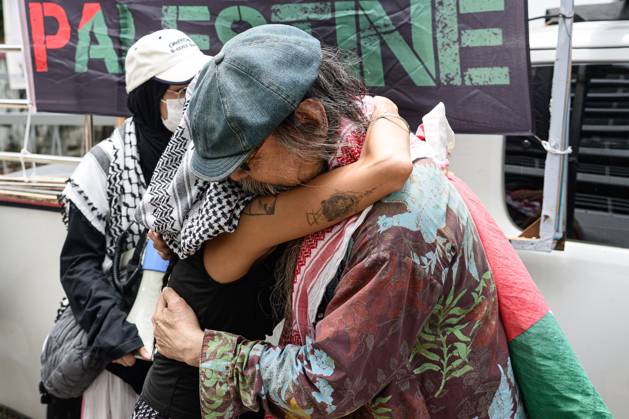 October 10, 2026, Bangkok, Thailand: BANGKOK, THAILAND, OCTOBER 10, 2026: Pro-Palestinian demonstrators gather outside the Israeli Embassy in Bangkok during a protest marking 1,100 days since the start of the war in Gaza. Participants held portraits of Palestinians killed during the conflict for three minutes in an action titled Every Life Isn t Just a Number, symbolizing three years of war. The demonstration was held as part of a Global Action Day for Palestine. Bangkok Thailand  - ZUMAq101 20261010_zna_q101_165 Copyright: xWatsawatxKoktabtimx