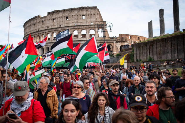 October 10, 2026, Rome, Rm, Italy: Thousands of people take to the streets of the capital to march in solidarity with Gaza and the Palestinians, and to call for the unblocking of humanitarian aid entering the Strip. Rome Italy  - ZUMAg256 20261010_znp_g256_004 Copyright: xMarcoxDixGianvitox