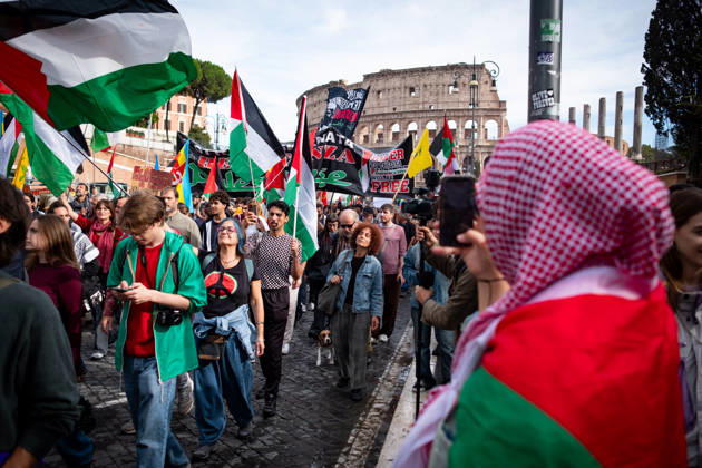 October 10, 2026, Rome, Rm, Italy: Thousands of people take to the streets of the capital to march in solidarity with Gaza and the Palestinians, and to call for the unblocking of humanitarian aid entering the Strip. Rome Italy  - ZUMAg256 20261010_znp_g256_005 Copyright: xMarcoxDixGianvitox