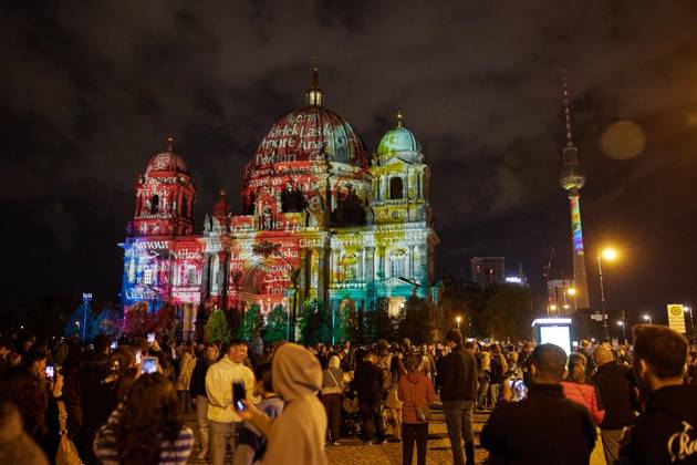 Festival of Lights ** FOR EDITORIAL PURPOSES ONLY ** EDITORIAL USE ONLY ** p Festival of Lights at Berlin Cathedral, Germany, Berlin, Berlin. Copyright JörgxCarstensen Copyright: JörgxCarstensen doc87z1wlwzr3ppmkzkvbr ,EDITORIAL USE ONLY Copyright: JörgxCarstensen