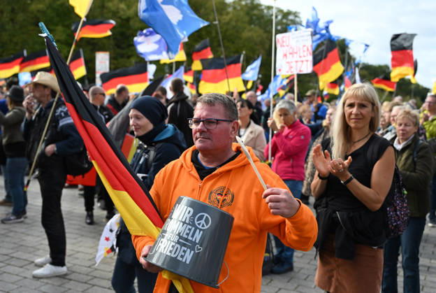 Rally of Projekt M1llion in Berlin BERLIN, GERMANY - OCTOBER 10: People take part in the Projekt M1llion anti-government protest in Berlin, Germany, on October 10, 2026. Volodymyr Sindieiev Anadolu Berlin Germany. Editorial use only. Please get in touch for any other usage.  Copyright: x2026xAnadoluxVolodymyrxSindieievx