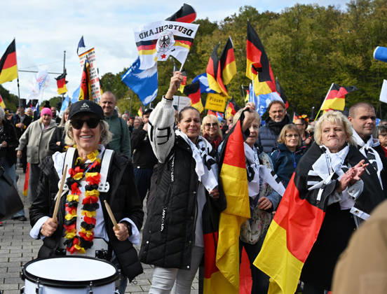 Rally of Projekt M1llion in Berlin BERLIN, GERMANY - OCTOBER 10: People take part in the Projekt M1llion anti-government protest in Berlin, Germany, on October 10, 2026. Volodymyr Sindieiev Anadolu Berlin Germany. Editorial use only. Please get in touch for any other usage.  Copyright: x2026xAnadoluxVolodymyrxSindieievx