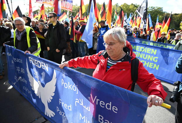 Rally of Projekt M1llion in Berlin BERLIN, GERMANY - OCTOBER 10: People take part in the Projekt M1llion anti-government protest in Berlin, Germany, on October 10, 2026. Volodymyr Sindieiev Anadolu Berlin Germany. Editorial use only. Please get in touch for any other usage.  Copyright: x2026xAnadoluxVolodymyrxSindieievx