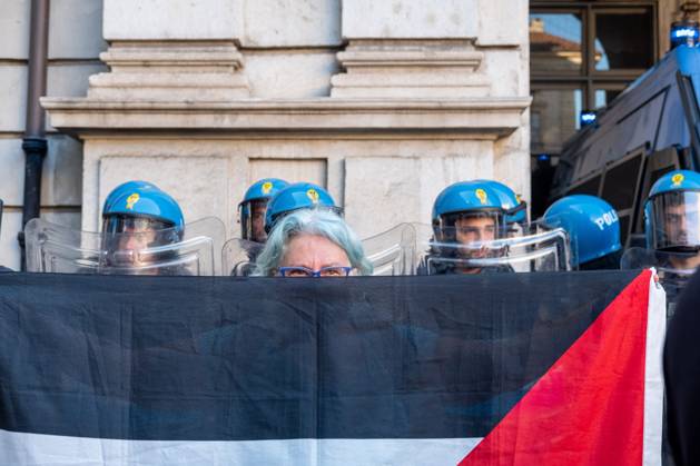 October 10, 2026, Turin, Italy: TURIN, ITALY, OCTOBER 10, 2026: Thousands of demonstrators march through the streets of Turin during a regional protest in solidarity with Palestine. Participants from across the Piedmont region gathered for the demonstration organized by Torino per Gaza, waving Palestinian flags and carrying banners as they marched through the city center. The procession passed through several neighborhoods, including Barriera di Milano, before returning toward central Turin. Italian news agency ANSA estimated attendance at around 8,000, while organizers claimed 20,000 participants. Turin Italy - ZUMAq101 20261010_zna_q101_364 Copyright: xCamillaxBaronettox