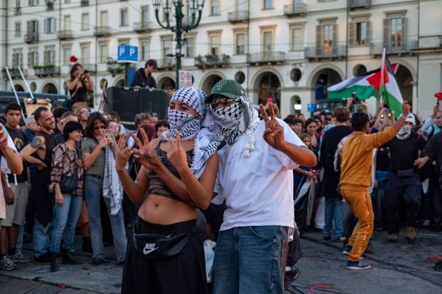 October 10, 2026, Turin, Italy: TURIN, ITALY, OCTOBER 10, 2026: Thousands of demonstrators march through the streets of Turin during a regional protest in solidarity with Palestine. Participants from across the Piedmont region gathered for the demonstration organized by Torino per Gaza, waving Palestinian flags and carrying banners as they marched through the city center. The procession passed through several neighborhoods, including Barriera di Milano, before returning toward central Turin. Italian news agency ANSA estimated attendance at around 8,000, while organizers claimed 20,000 participants. Turin Italy - ZUMAq101 20261010_zna_q101_344 Copyright: xCamillaxBaronettox
