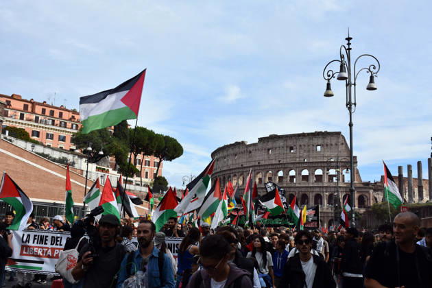 Thousands rally across Italy in support of Palestine ROME, ITALY - OCTOBER 10: Thousands of demonstrators take to the streets to show solidarity with Palestinians and call for an end to the war in Gaza, on October 10, 2026, in Rome, Italy. Demonstrators carrying Palestinian flags march from the Colosseum to Sapienza University despite rainy weather, holding a banner. Baris Seckin Anadolu Rome Italy. Editorial use only. Please get in touch for any other usage.  Copyright: x2026xAnadoluxBarisxSeckinx