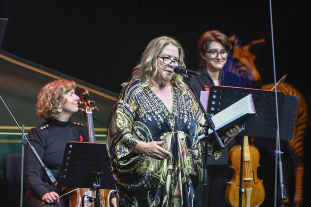 ABB HOPEGALA Cathy Kelly performs on stage at the Hope Gala 2026 at the Schauspielhaus Dresden on October 10, 2026, in Dresden, Saxony, Germany