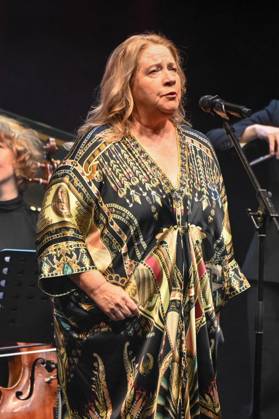 ABB HOPEGALA Cathy Kelly performs on stage at the Hope Gala 2026 at the Schauspielhaus Dresden on October 10, 2026, in Dresden, Saxony, Germany