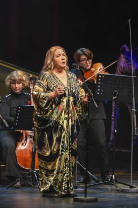 ABB HOPEGALA Cathy Kelly performs on stage at the Hope Gala 2026 at the Schauspielhaus Dresden on October 10, 2026, in Dresden, Saxony, Germany