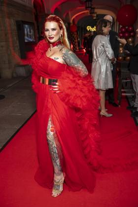 ABB HOPEGALA: Lyn Kuestner walks the red carpet at the 2026 Hope Gala at the Schauspielhaus Dresden on October 10, 2026, in Dresden, Saxony, Germany