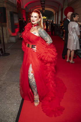 ABB HOPEGALA: Lyn Kuestner walks the red carpet at the 2026 Hope Gala at the Schauspielhaus Dresden on October 10, 2026, in Dresden, Saxony, Germany