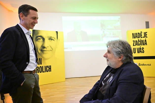 The two-day elections to municipal assemblies ended in the Czech Republic together with the first round of the elections to one-third of the Senate, at 2:00 p.m. on October 10, 2026. On the photo: Jan Grolich, Governor of South Moravia Region and Chairman of the KDU-CSL, left, and Senator Bretislav Rychlik at the KDU-CSL s central campaign headquarters following the elections in Slapanice, South Moravian Region. (CTKxPhoto VaclavxSalek) CTKPhotoF202610100031801  CTKPhotoF202610100031801