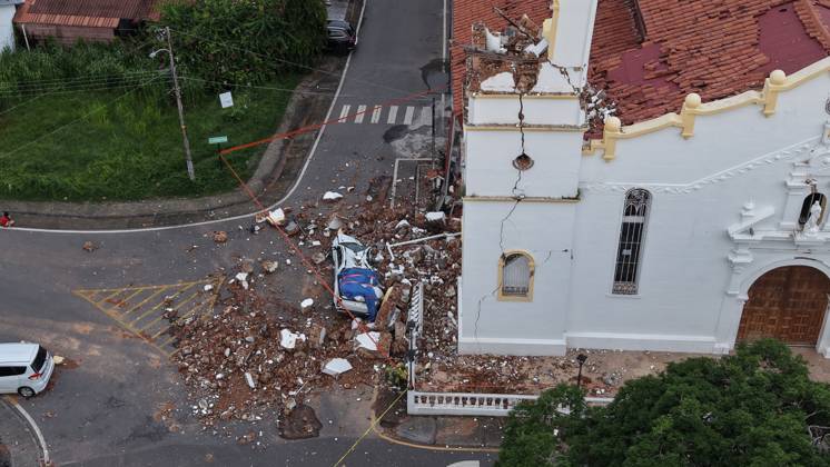 (261011) -- PENONOME, Oct. 11, 2026 -- A drone photo taken on Oct. 10, 2026 shows a church damaged in an earthquake in Penonome, Panama. Panama declared a state of emergency on Saturday to coordinate relief efforts and assist communities affected by a powerful earthquake that struck the country Friday. ) PANAMA-PENONOME-EARTHQUAKE-AFTERMATH LixJiaxu 
