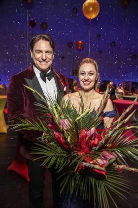ABB HOPE GALA: Benjamin Bieneck and Ruth Moschner, the host duo, with a bouquet of flowers at the Hope Gala 2026 party at the Schauspielhaus Dresden on October 10, 2026, in Dresden, Saxony, Germany