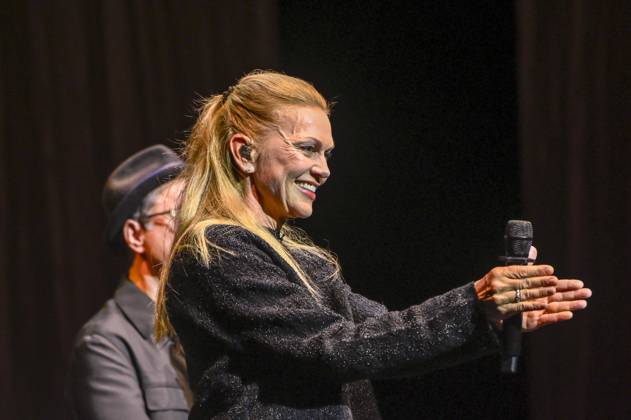ABB HOPE GALA: Anna Loos and Jan Josef Liefers Perform a Duet on Stage at the Hope Gala 2026 at the Schauspielhaus Dresden on October 10, 2026, in Dresden, Saxony, Germany