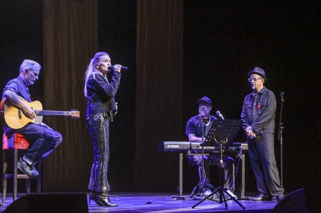 ABB HOPE GALA: Anna Loos and Jan Josef Liefers Perform a Duet on Stage at the Hope Gala 2026 at the Schauspielhaus Dresden on October 10, 2026, in Dresden, Saxony, Germany