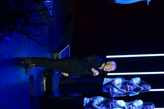 Dirk Michaelis and YOUTH OF HOPE, the select choir of the Goldenes Lamm Music School in Dresden, at the 18th Hope Gala 2026 at the Schauspielhaus Dresden, October 10, 2026 Copyright: xMatthiasxWehnertx