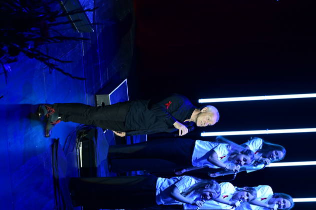 Dirk Michaelis and YOUTH OF HOPE, the select choir of the Goldenes Lamm Music School in Dresden, at the 18th Hope Gala 2026 at the Schauspielhaus Dresden, October 10, 2026 Copyright: xMatthiasxWehnertx