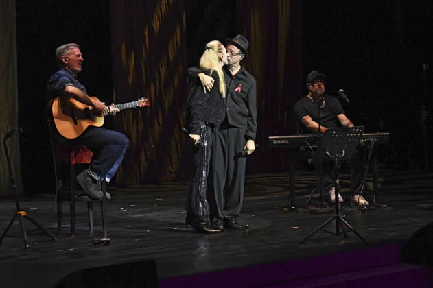 Anna Loos with her husband, Jan Josef Liefers, at the 18 Hope Gala 2026 at the Schauspielhaus Dresden, October 10, 2026 Foto:xM.xFischerx xFuturexImagex hope_6114