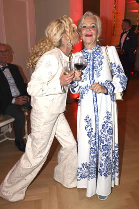 Victoria Herrmann and Dorit Gäbler at the 18 Hope Gala 2026 at the Schauspielhaus Dresden, October 10, 2026 Foto:xM.xFischerx xFuturexImagex hope_6125