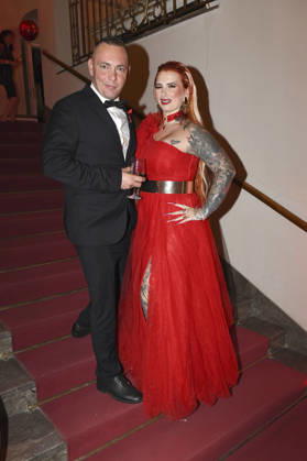 Lyn Künstner with a guest at the 18th Hope Gala 2026 at the Schauspielhaus Dresden, October 10, 2026 Foto:xM.xFischerx xFuturexImagex hope_6135