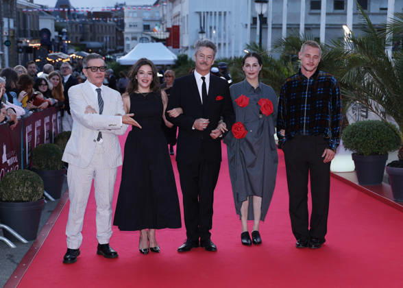 The Jury: Ben Hardy, Zoe Adjani, Stephen Wooley, Amira Casar, and Thibault de Montalembert on the red carpet at the closing ceremony of the 37th Dinard British and Irish Film Festival on October 10, 2026, in Dinard. Denis Guignebourg, Bestimage. Red carpet and closing ceremony of the 37th Dinard British and Irish Film Festival, October 10, 2026, Dinard, France Copyright: xDenisxGuignebourgx xBestimagexDenisxGuignebourgx xBestimagex