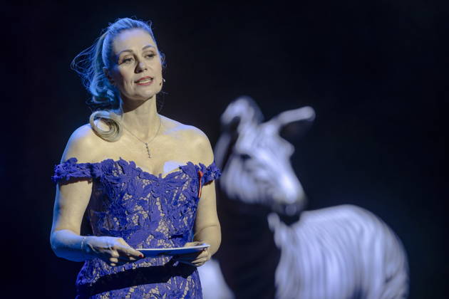 Ruth Moschner will co-host the 18th HOPE Gala with Benjamin Bieneck at the Schauspielhaus Dresden. The HOPE Gala Dresden is a charity event that supports the HOPE Cape Town children’s project in South Africa in its efforts to promote the health, development, and education of children and young adults in the townships around Cape Town.