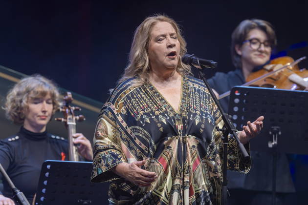 Performance by Kathy Kelly Camerata Musikus with Milko Kersten during the 18th HOPE Gala at the Schauspielhaus Dresden. The HOPE Gala Dresden is a benefit event that supports the HOPE Cape Town children’s project in South Africa in its commitment to the health, development, and education of children and young adults in the townships around Cape Town.