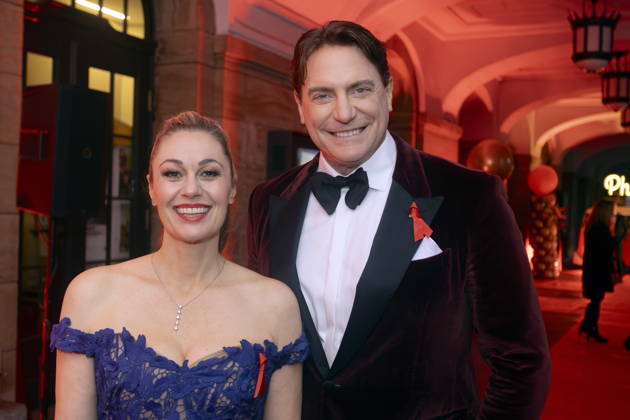 Ruth Moschner and Benjamin Bieneck are the hosts of the 18th HOPE Gala at the Schauspielhaus Dresden. The HOPE Gala Dresden is a charity event that supports the HOPE Cape Town children’s project in South Africa in its efforts to promote the health, development, and education of children and young adults in the townships around Cape Town.