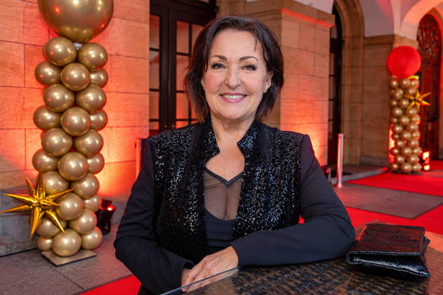 Singer Ute Freudenberg, born January 12, 1956, will attend the 18th HOPE Gala at the Schauspielhaus Dresden. The HOPE Gala Dresden is a benefit event that supports the HOPE Cape Town children’s project in South Africa in its commitment to the health, development, and education of children and young adults in the townships around Cape Town
