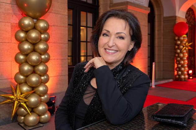 Singer Ute Freudenberg, born January 12, 1956, will attend the 18th HOPE Gala at the Schauspielhaus Dresden. The HOPE Gala Dresden is a benefit event that supports the HOPE Cape Town children’s project in South Africa in its commitment to the health, development, and education of children and young adults in the townships around Cape Town