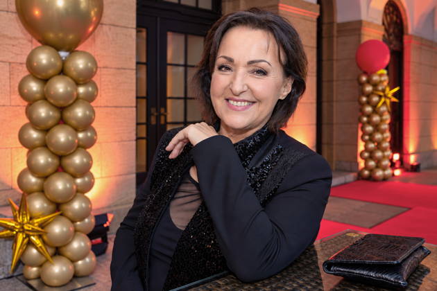 Singer Ute Freudenberg, born January 12, 1956, will attend the 18th HOPE Gala at the Schauspielhaus Dresden. The HOPE Gala Dresden is a benefit event that supports the HOPE Cape Town children’s project in South Africa in its commitment to the health, development, and education of children and young adults in the townships around Cape Town