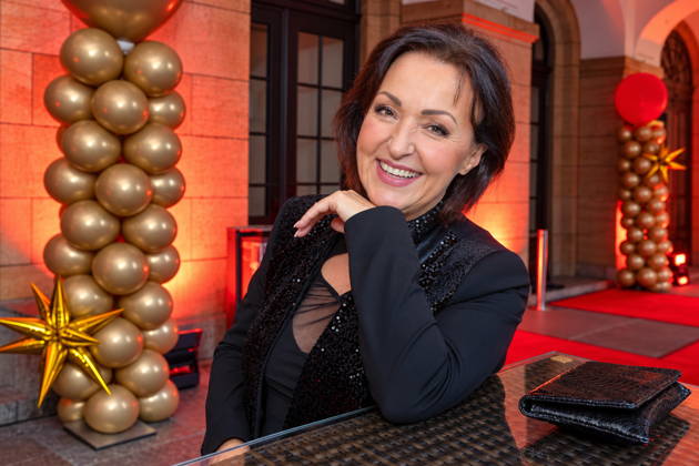 Singer Ute Freudenberg, born January 12, 1956, will attend the 18th HOPE Gala at the Schauspielhaus Dresden. The HOPE Gala Dresden is a benefit event that supports the HOPE Cape Town children’s project in South Africa in its commitment to the health, development, and education of children and young adults in the townships around Cape Town