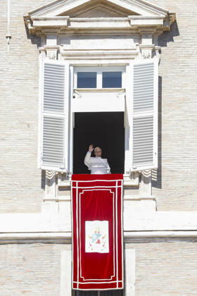 October 11, 2026, Vatican City, VATICAN: Pope Leo XIV leads the Angelus prayer from the window of his office overlooking Saint Peter s Square, Vatican City 11 October 2026. ANSA FABIO FRUSTACI. Vatican City VATICAN  - ZUMAa110 20261011_zaf_a110_006 Copyright: xFabioxFrustacix