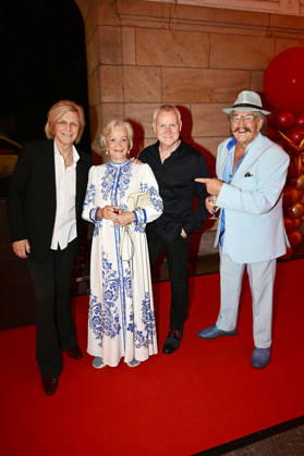 Dirk Michaelis, Dorit Gäbler, Ritchie Barton, and Karl Heinz Bellmann at the 18th Hope Gala 2026 at the Schauspielhaus Dresden, October 10, 2026 Foto:xM.xWehnertx xFuturexImagex hope_6162
