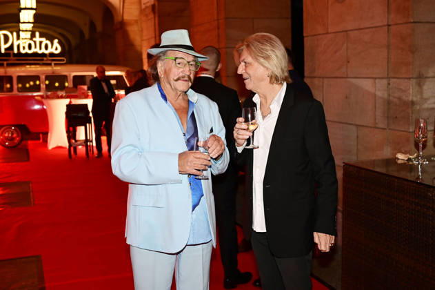 Karl Heinz Bellmann and Ritchie Barton at the 18th Hope Gala 2026 at the Schauspielhaus Dresden, October 10, 2026 Foto:xM.xWehnertx xFuturexImagex hope_6169