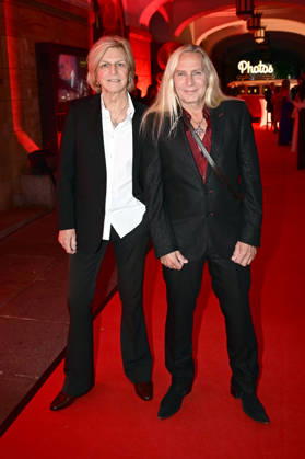 Ritchie Barton and Uwe Hassbecker at the 18 Hope Gala 2026 at the Schauspielhaus Dresden, October 10, 2026 Foto:xM.xWehnertx xFuturexImagex hope_6181