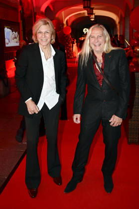 Ritchie Barton and Uwe Hassbecker at the 18 Hope Gala 2026 at the Schauspielhaus Dresden, October 10, 2026 Foto:xM.xWehnertx xFuturexImagex hope_6182