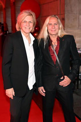 Ritchie Barton and Uwe Hassbecker at the 18 Hope Gala 2026 at the Schauspielhaus Dresden, October 10, 2026 Foto:xM.xWehnertx xFuturexImagex hope_6183