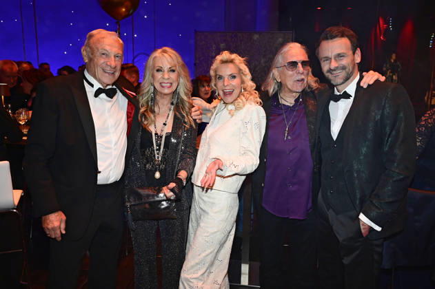Eduard Geyer, Petra Zieger, Victoria Herrmann, Peter Taudte, and David Böthig at the 18th Hope Gala 2026 at the Schauspielhaus Dresden, October 10, 2026 Foto:xM.xWehnertx xFuturexImagex hope_6290