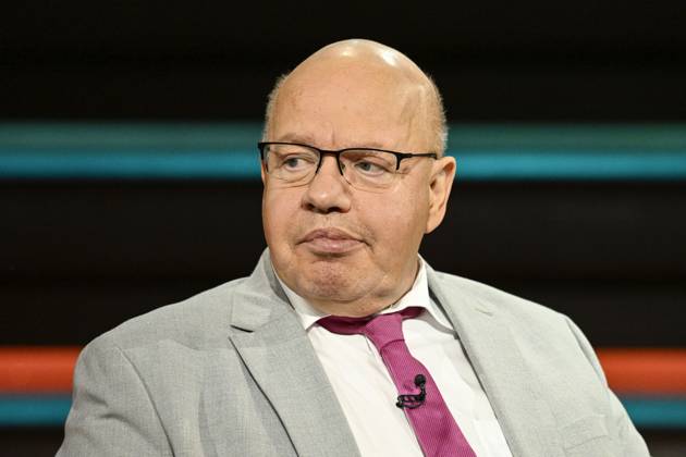 Peter Altmaier, politician, 10 26. Peter Altmaier on October 8, 2026, on *Markus Lanz*, ZDF TV, talk show, Germany, German, German man, politics, CDU, German politician, profile, neutral, listening