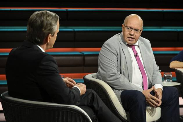 Markus Lanz with Peter Altmaier on October 26, 2026; Markus Lanz and Peter Altmaier on October 8, 2026, on *Markus Lanz*, ZDF TV, talk show, Germany, German, German man, men, politics, politician, CDU, German politician, Italy, Italian, Italian, German presenter, p