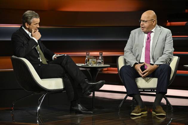 Markus Lanz with Peter Altmaier on October 26, 2026; Markus Lanz and Peter Altmaier on October 8, 2026, on *Markus Lanz*, ZDF TV, talk show, Germany, German, German man, men, politics, politician, CDU, German politician, Italy, Italian, Italian, German presenter, p