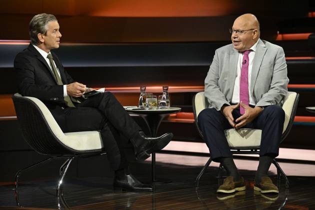 Markus Lanz with Peter Altmaier on October 26, 2026; Markus Lanz and Peter Altmaier on October 8, 2026, on *Markus Lanz*, ZDF TV, talk show, Germany, German, German man, men, politics, politician, CDU, German politician, Italy, Italian, Italian, German presenter, p