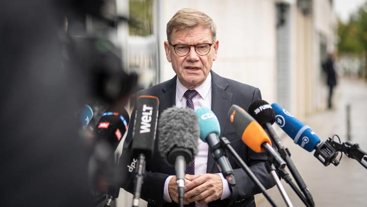 Johann Wadephul, Minister of Foreign Affairs, delivers a statement in front of the Konrad Adenauer House on current developments in Ukraine. CDU Germany Executive Committee Retreat in Berlin, October 2026, Berlin, Berlin, Germany, Konrad Adenauer House