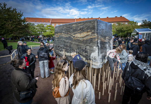 MALMÖ, October 11, 2026—168 bronze rods lift the nearly 30-metric-ton stone block. The monument Master Narratives was unveiled on Sunday in Jesusparken in Malmö. Malmö’s anti-racism monument, titled Master Narratives, was created by artistsSusanna Marcus Jablonski and Santiago Mostyn. MALMÖ, SWEDEN x50090x  Copyright: xJohanxNilssonx xTTx INVIGNING MASTER NARRATIVES - MALMÖS ANTIRASISTISKA MONUMENT S2k1Dyg1S-w