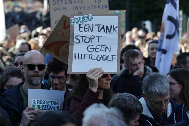 This image shows the Climate March 2026, organized by the Climate Coalition, in Brussels, on Sunday 11 October 2026. The Climate Coalition demands the federal and regional governments to stop subsidizing polluting industrial activities in Belgium and levy higher taxes on these companies.  NICOLASxMAETERLINCK 189452798