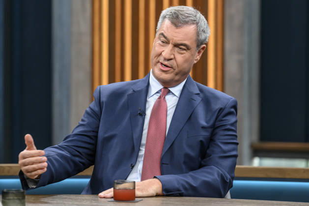 Pictured, from left: Markus Söder, Minister-President of Bavaria, CSU, GER; Berlin, studio; guest on Caren Miosga’s political talk show, TV program, Das Erste, from Studio 20 in Berlin-Adlershof, Topic: How will the government get out of the crisis, Mr. Söder, October 11, 2026, Copyright: HMBxMedia UwexKoch