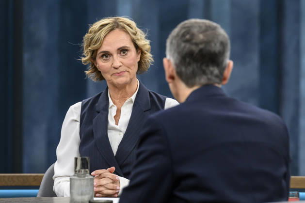 Pictured, from left: Caren Miosga, GER, Berlin, studio, guest on Caren Miosga’s show, political talk show, TV, program, Das Erste, from Studio 20 in Berlin-Adlershof, topic: How will the government get out of the crisis, Mr. Söder? October 11, 2026, Copyright: HMBxMedia UwexKoch